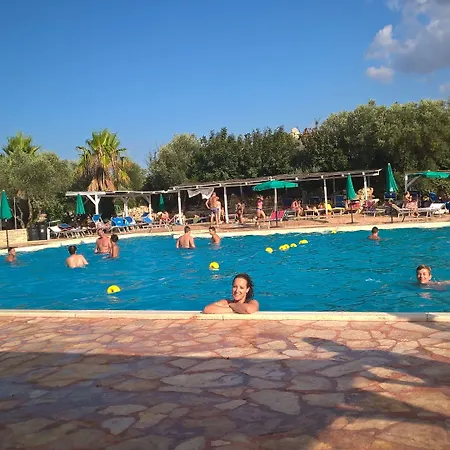 Bioagriturismo Masseria Sciaiani Piccola Otel